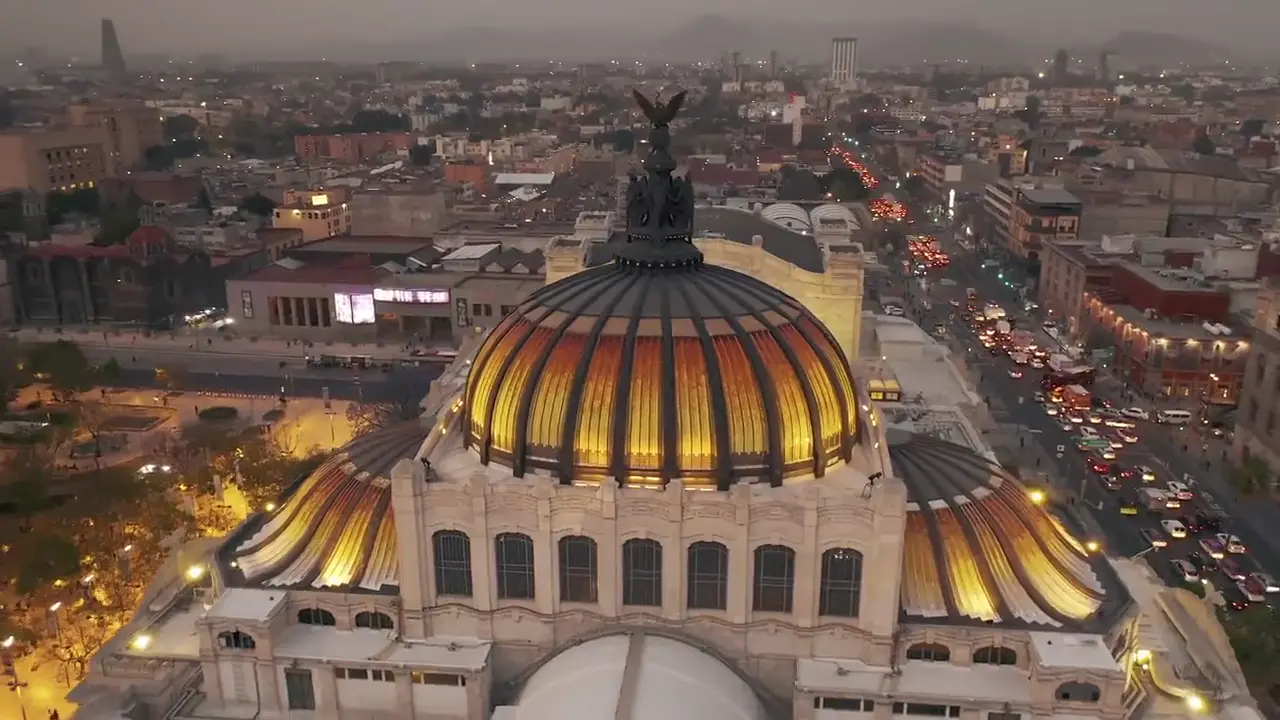 Toma aérea del Palacio de Bellas Artes con corrección de color final